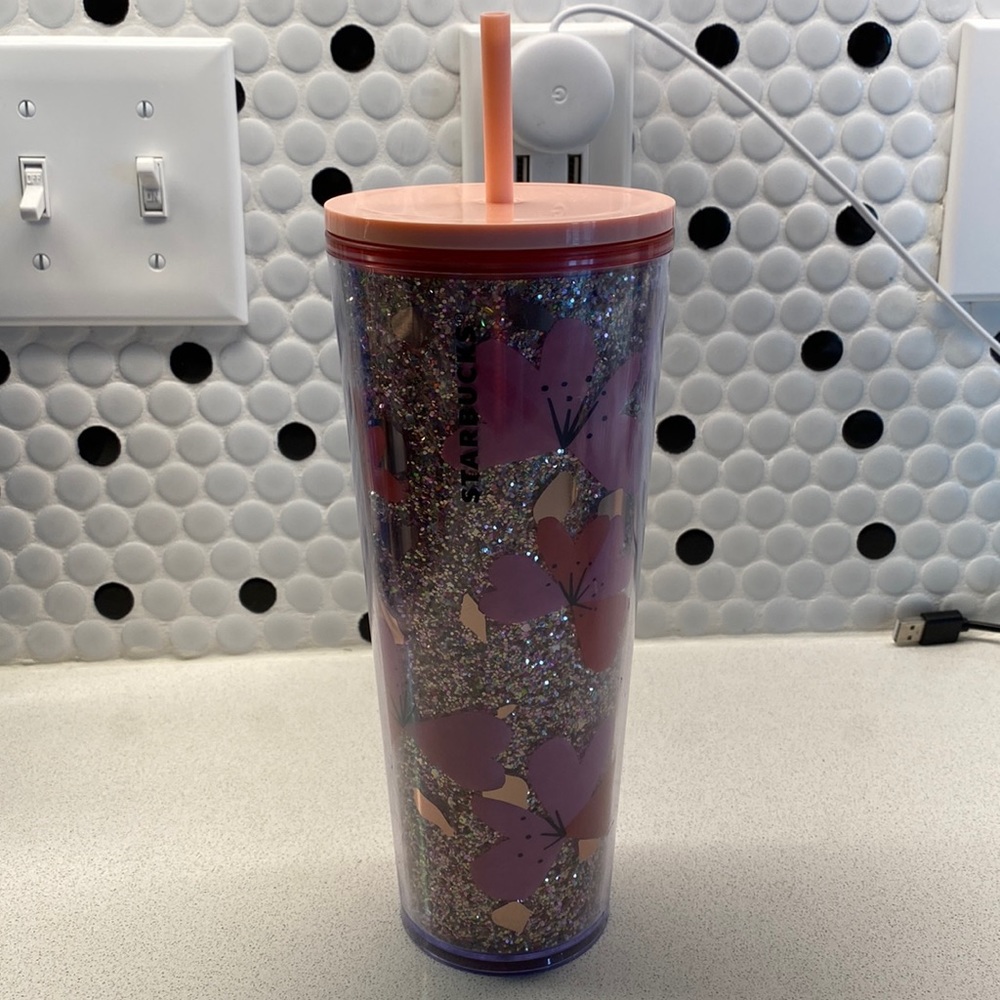 Venti Starbucks cup